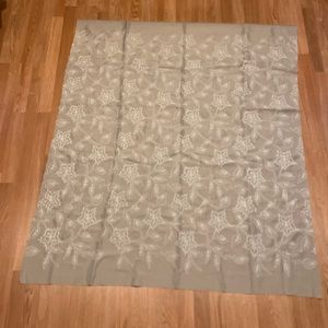 Appliqué fabric Taupe/white approximately Size 58x49 Like New